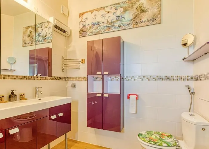 Belle Quercynoise Piscine Jacuzzi Partagés Сasa de vacaciones Septfonds