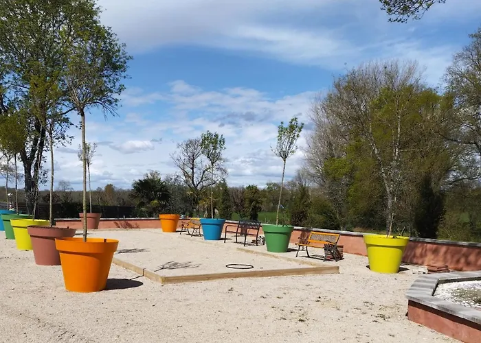 Belle Quercynoise Piscine Jacuzzi Partagés Сasa de vacaciones Septfonds