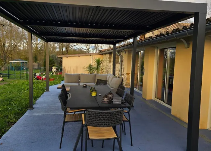 Belle Quercynoise Piscine Jacuzzi Partagés *