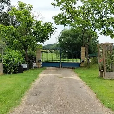 Belle Quercynoise Piscine Jacuzzi Partages בית נופש