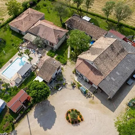 Holiday home Belle Quercynoise Piscine Jacuzzi Partages *