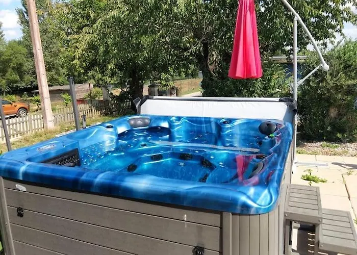 Belle Quercynoise Piscine Jacuzzi Partages * Septfonds