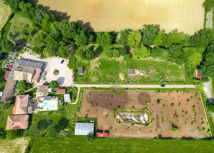 Belle Quercynoise Piscine Jacuzzi Partages Ferienhaus Septfonds